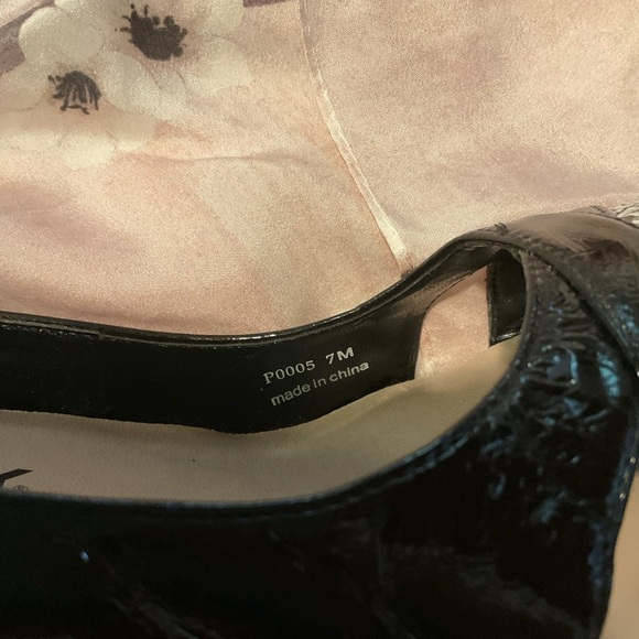 Proxy High Heels - Picture 7 of 7